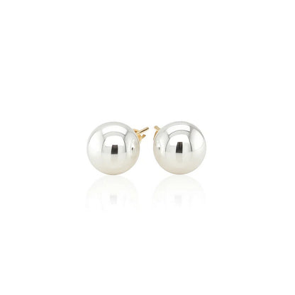 The Signature Pearl Studs (6mm)