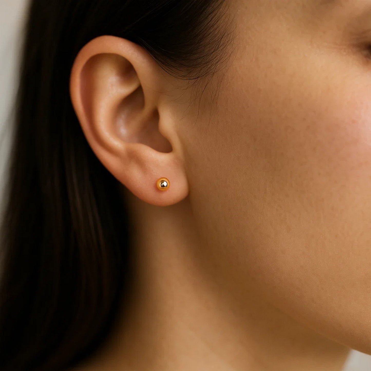 Essential Polished Ball Studs in Yellow Gold (3mm)