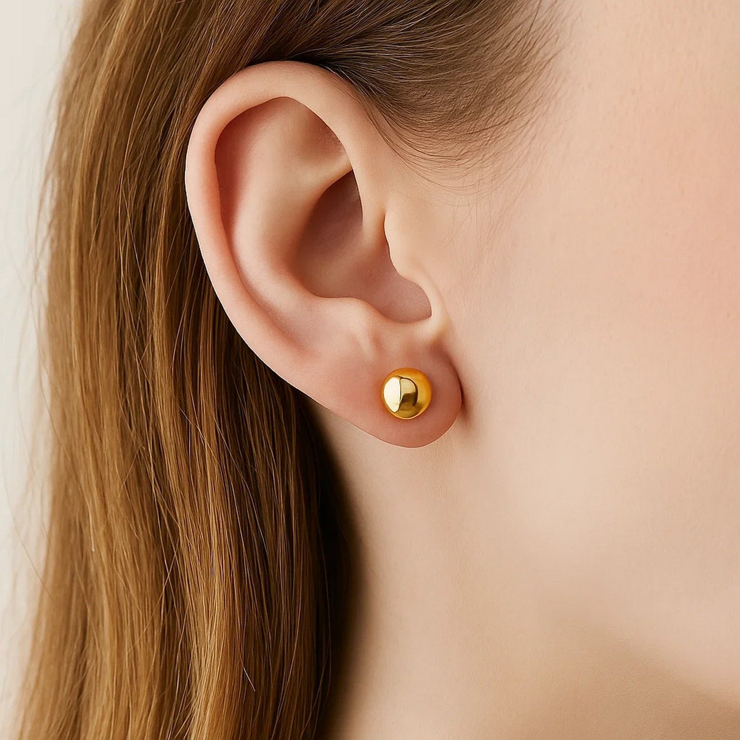 Essential Polished Ball Studs in Yellow Gold (8mm)