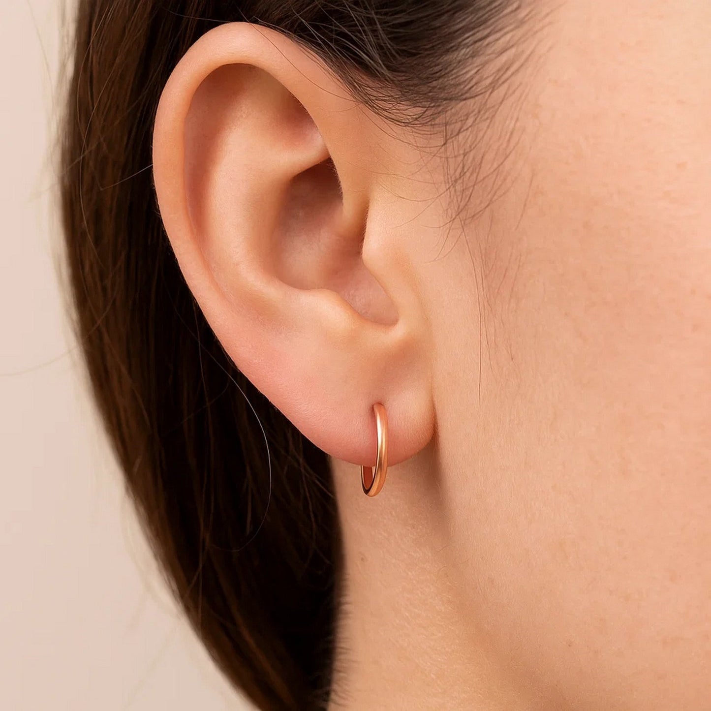 Essential Polished Huggie Hoop Earrings in Rose Gold (1.3x11.5mm)
