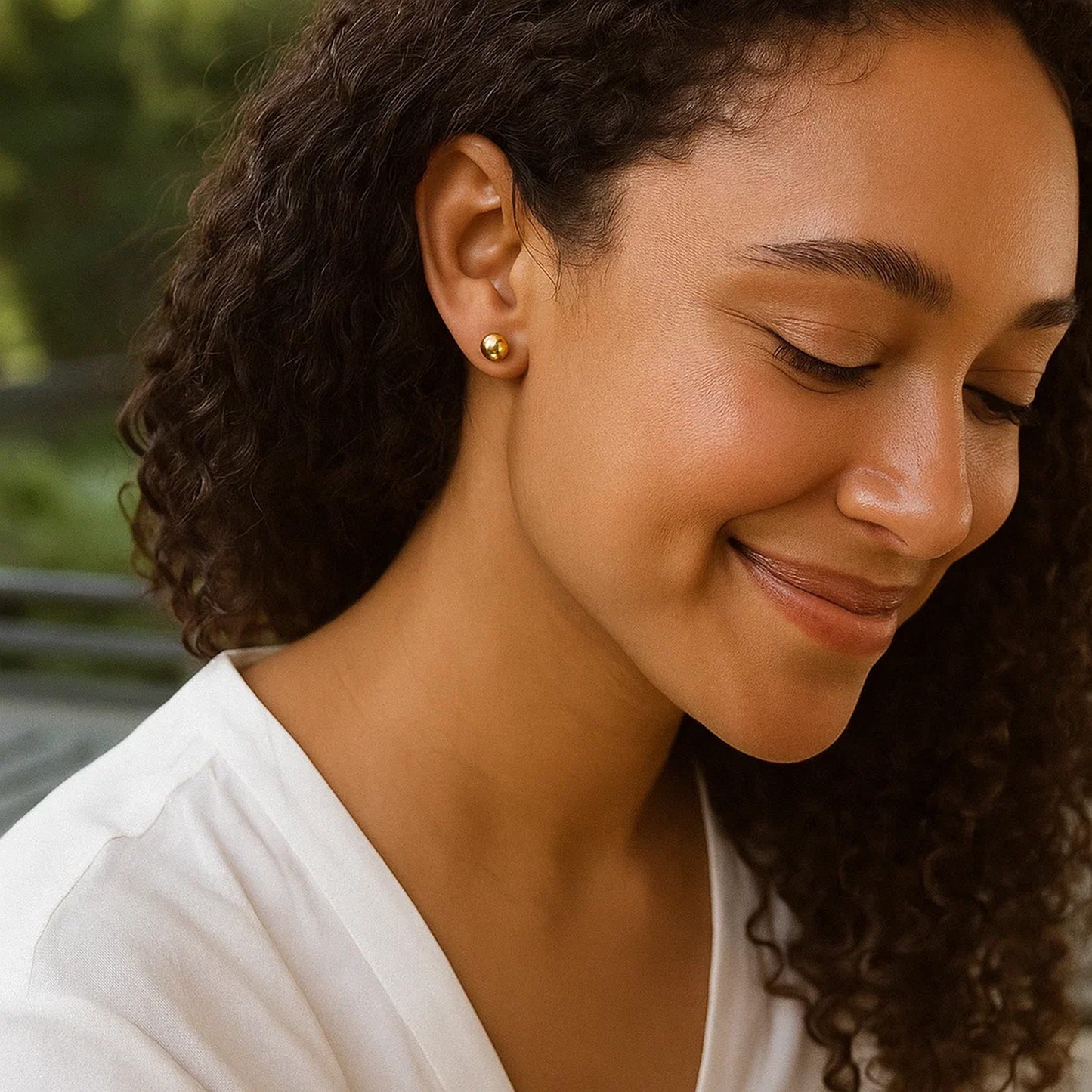 Essential Polished Ball Studs in Yellow Gold (7mm)