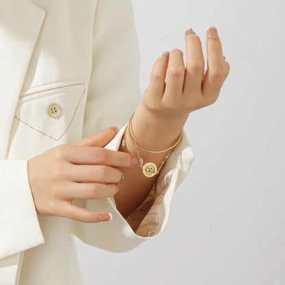 Personalized Pet Portrait Disc with Name Double-Chain Bracelet